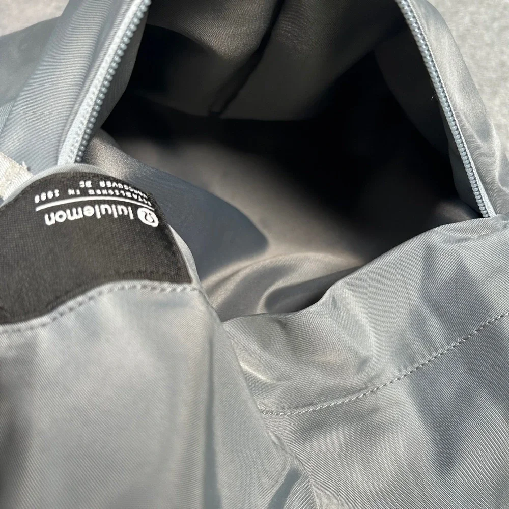 Lululemon Everyday Backpack 2.0 23L Gray Laptop Travel Commute Bag RN106259 - Picture 16 of 16
